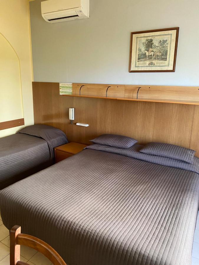 Hotel Nettuno Diano Marina Bagian luar foto