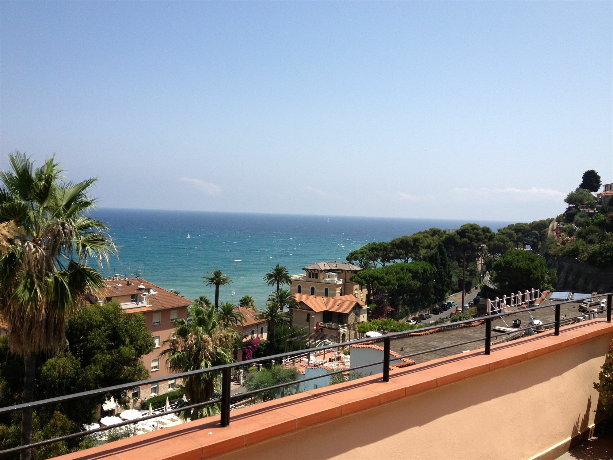 Hotel Nettuno Diano Marina Bagian luar foto
