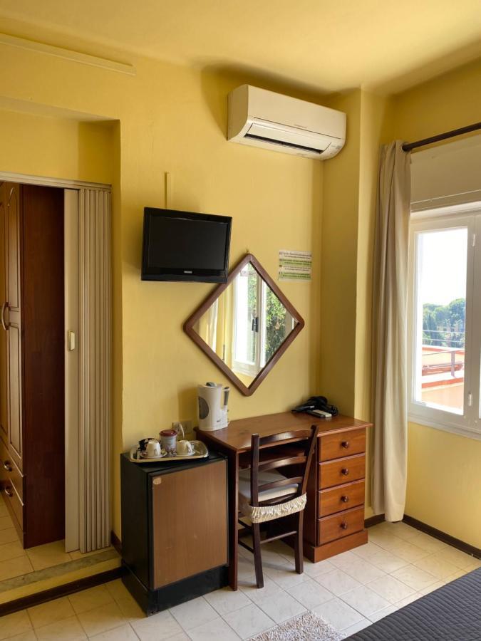 Hotel Nettuno Diano Marina Bagian luar foto