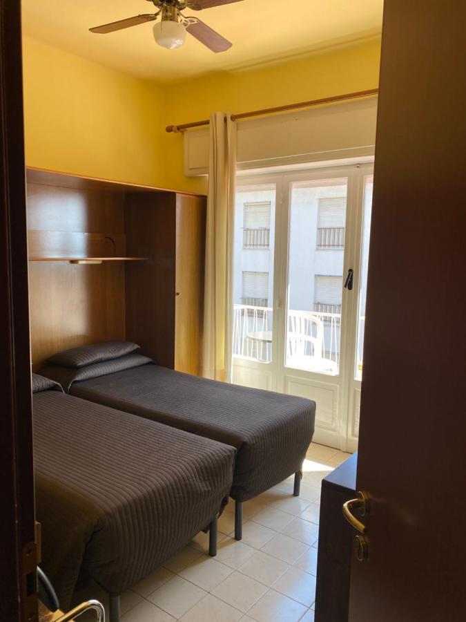 Hotel Nettuno Diano Marina Bagian luar foto