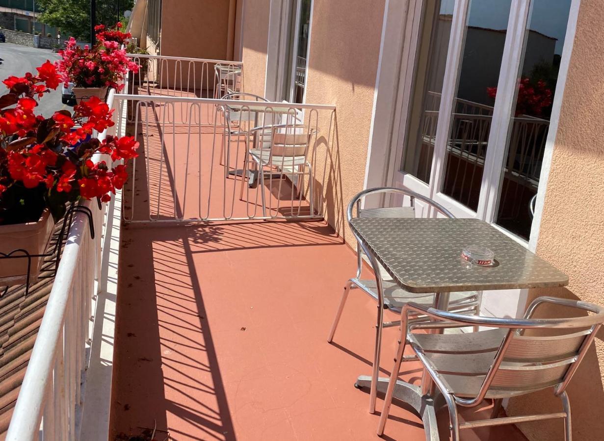 Hotel Nettuno Diano Marina Bagian luar foto